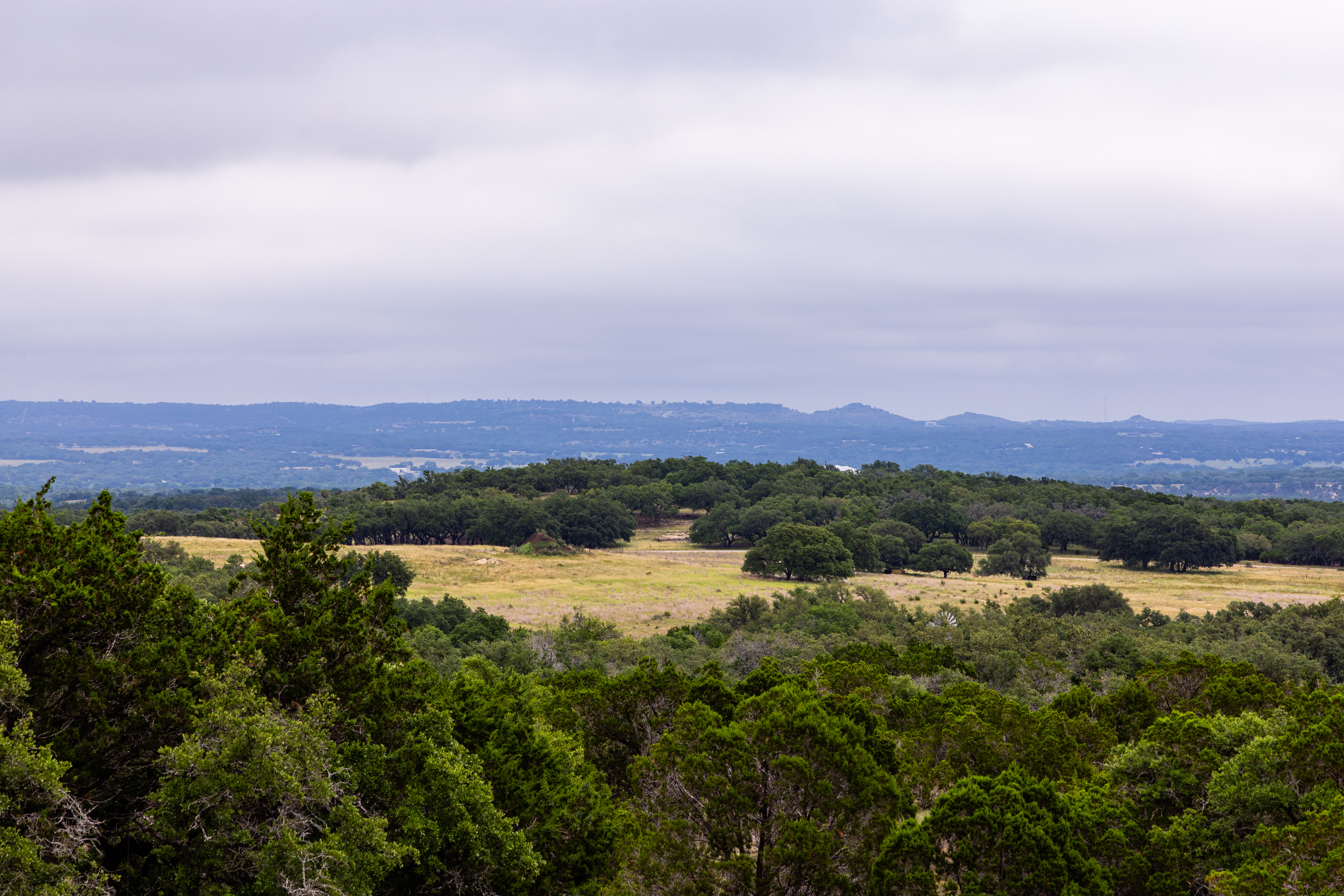  Expansive 10-Acre Lot - 物件實景