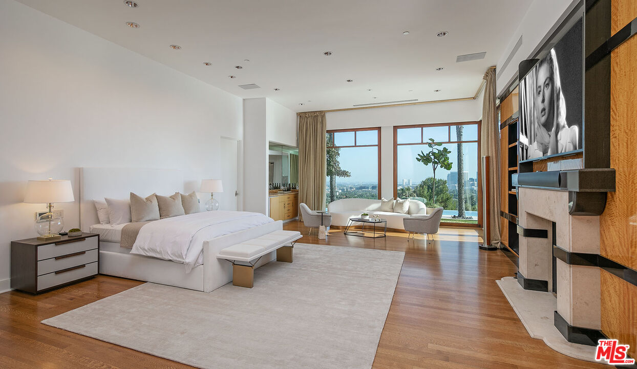 1118 Calle Vista Dr, Beverly Hills, California, 90210, United States, 4 Bedrooms Bedrooms, ,8 BathroomsBathrooms,Residential,For Sale,1118 Calle Vista Dr,1644592