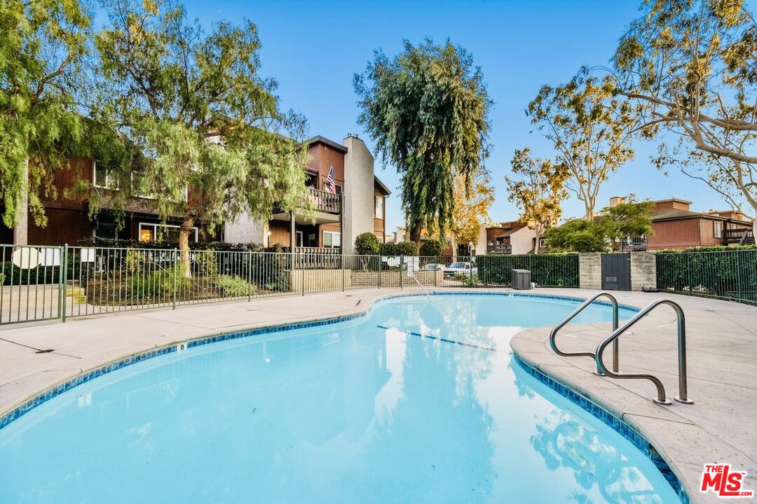 Culver City, California, 90230, United States, 2 Bedrooms Bedrooms, ,2 BathroomsBathrooms,Residential,For Sale,1934689