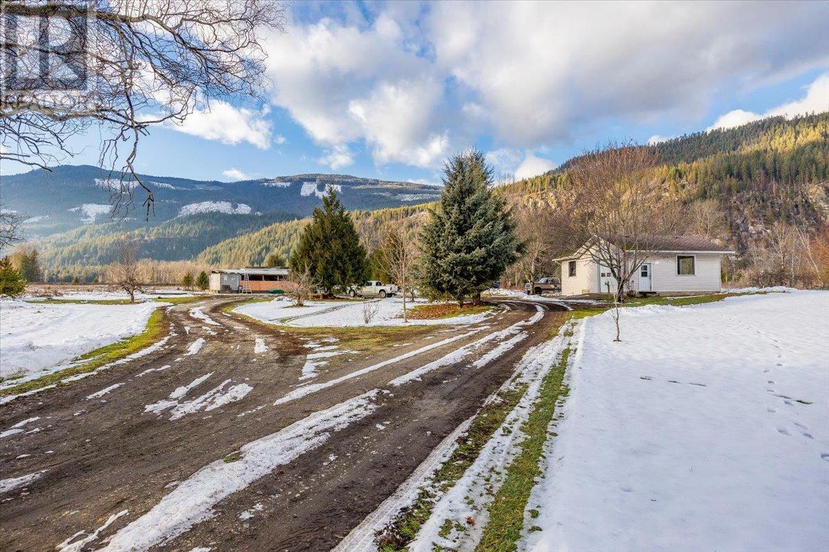 SICAMOUS, British Columbia, V0E 2V4, CA, 2 Bedrooms Bedrooms, ,2 BathroomsBathrooms,Residential,For Sale,1836920
