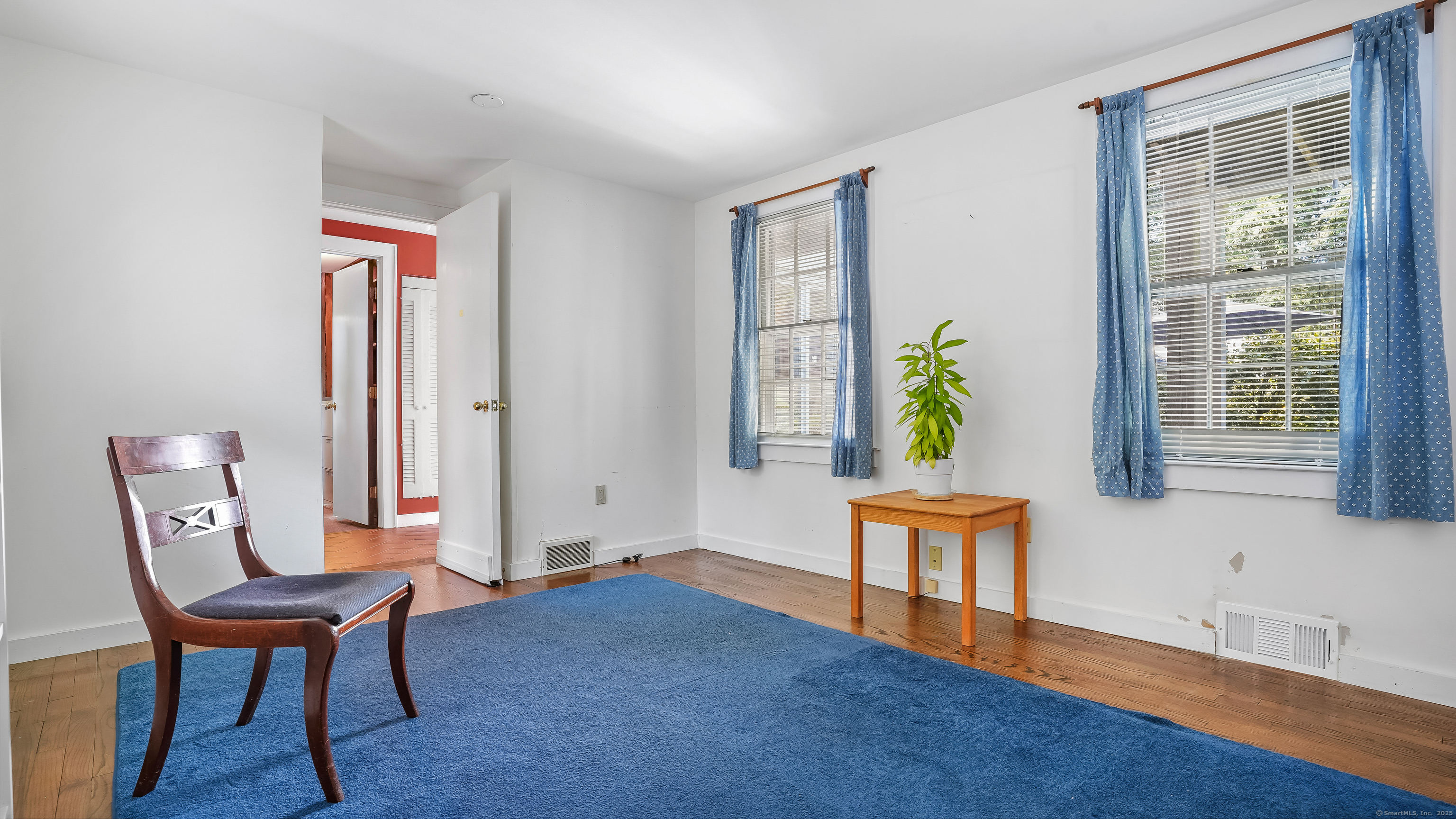 Hamden, Connecticut, 06517, United States, 4 Bedrooms Bedrooms, ,3 BathroomsBathrooms,Residential,For Sale,1917035