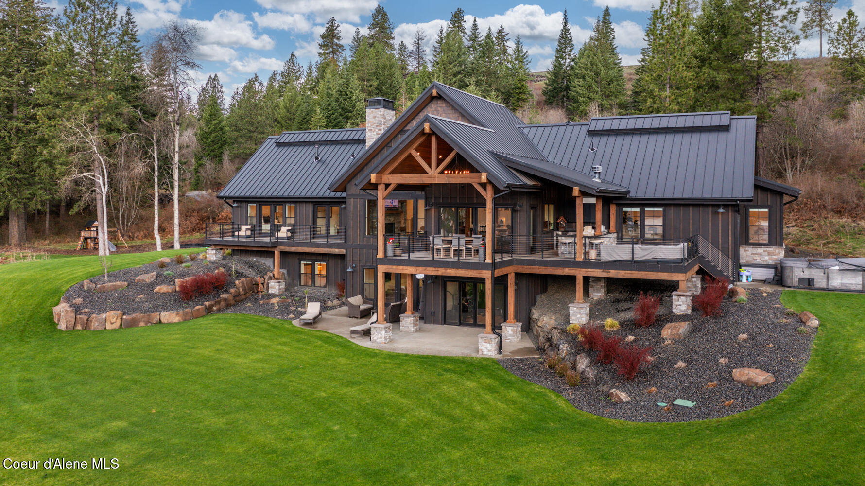 Coeur d'Alene, Idaho, 83814, United States, 4 Bedrooms Bedrooms, ,4 BathroomsBathrooms,Residential,For Sale,1783013