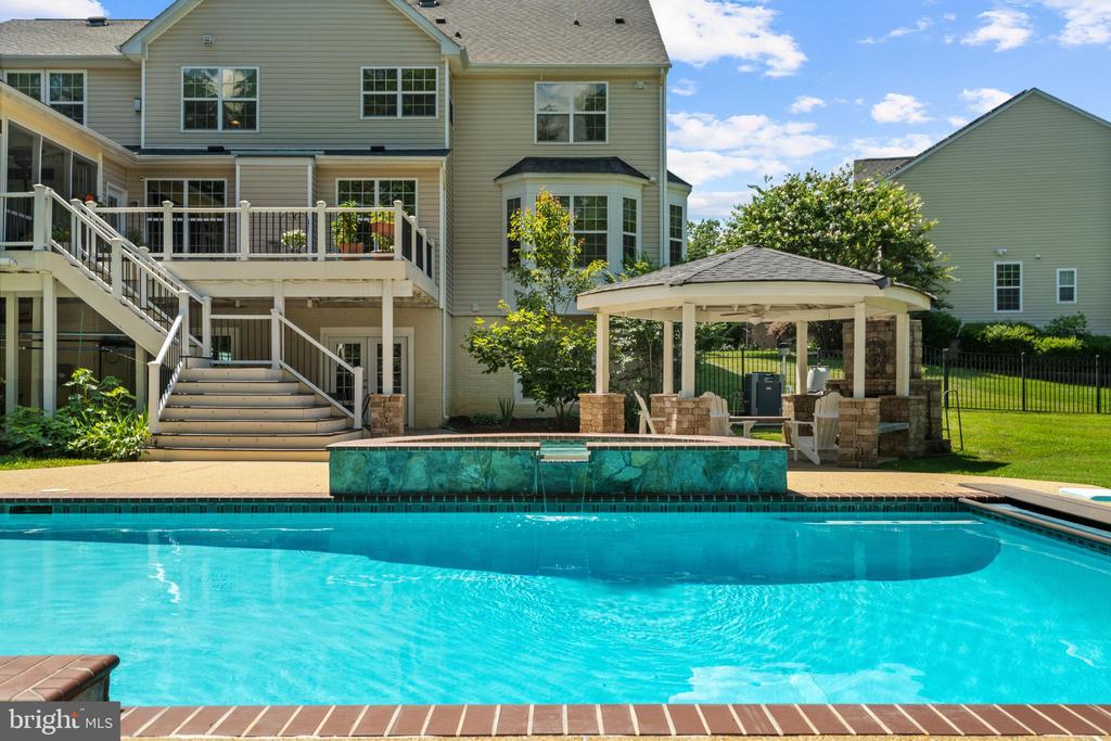 Broadlands, Virginia, 20148, United States, 5 Bedrooms Bedrooms, ,5 BathroomsBathrooms,Residential,For Sale,1977540