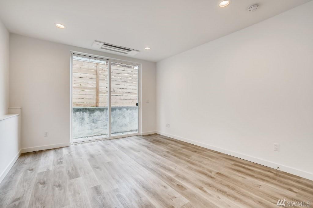 4520 41st Ave SW A, Seattle, Washington, 98116, United States, 2 Bedrooms Bedrooms, ,2 BathroomsBathrooms,Residential,For Sale,4520 41st Ave SW A,1610853