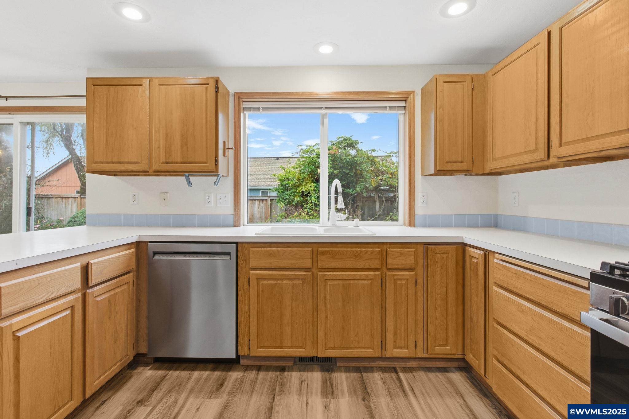 Corvallis, Oregon, 97333, United States, 4 Bedrooms Bedrooms, ,3 BathroomsBathrooms,Residential,For Sale,1999072