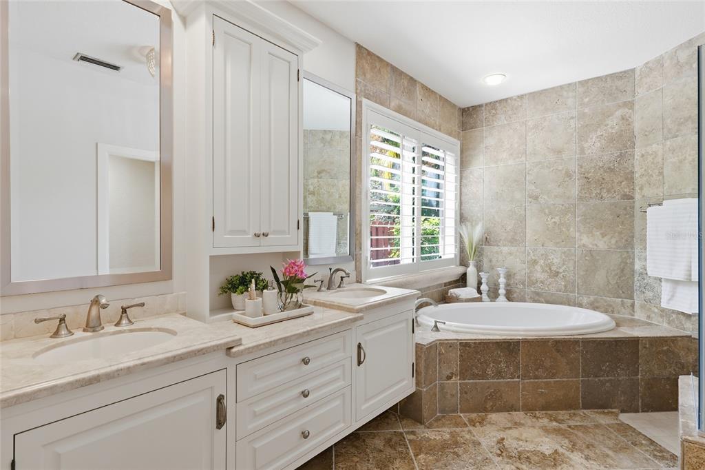 Sarasota, Florida, 34234, United States, 3 Bedrooms Bedrooms, ,3 BathroomsBathrooms,Residential,For Sale,1989538