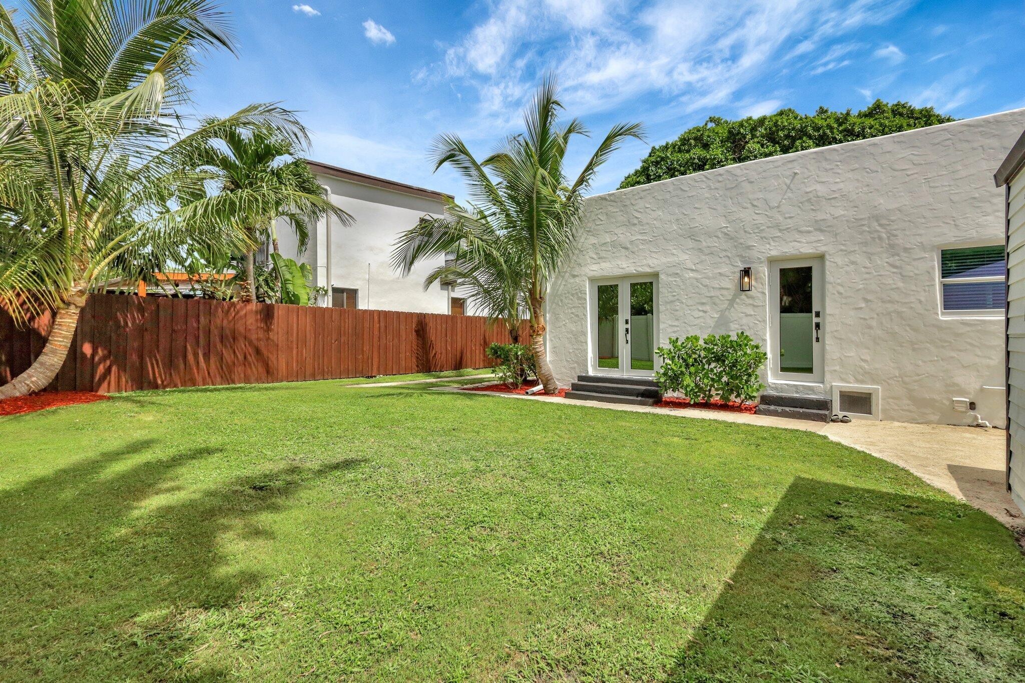 West Palm Beach, Florida, 33401, United States, 2 Bedrooms Bedrooms, ,1 BathroomBathrooms,Residential,For Sale,1942586