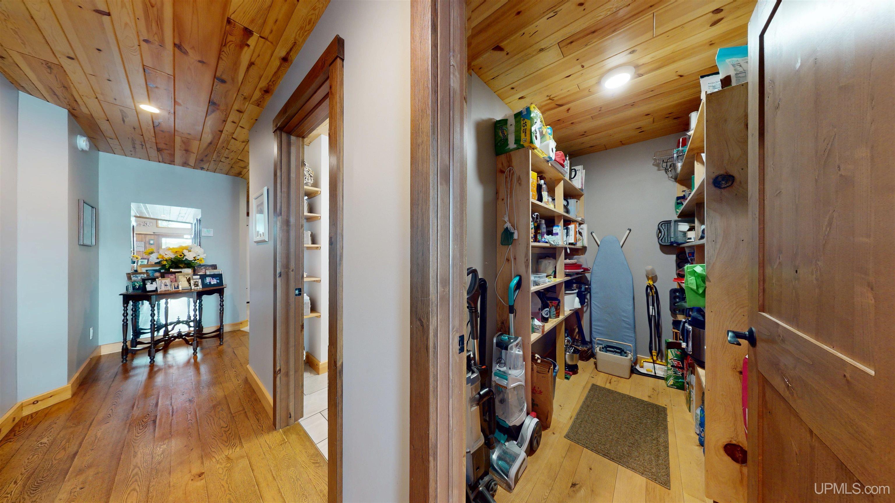 Marquette, Michigan, 49855, United States, 2 Bedrooms Bedrooms, ,4 BathroomsBathrooms,Residential,For Sale,1892873