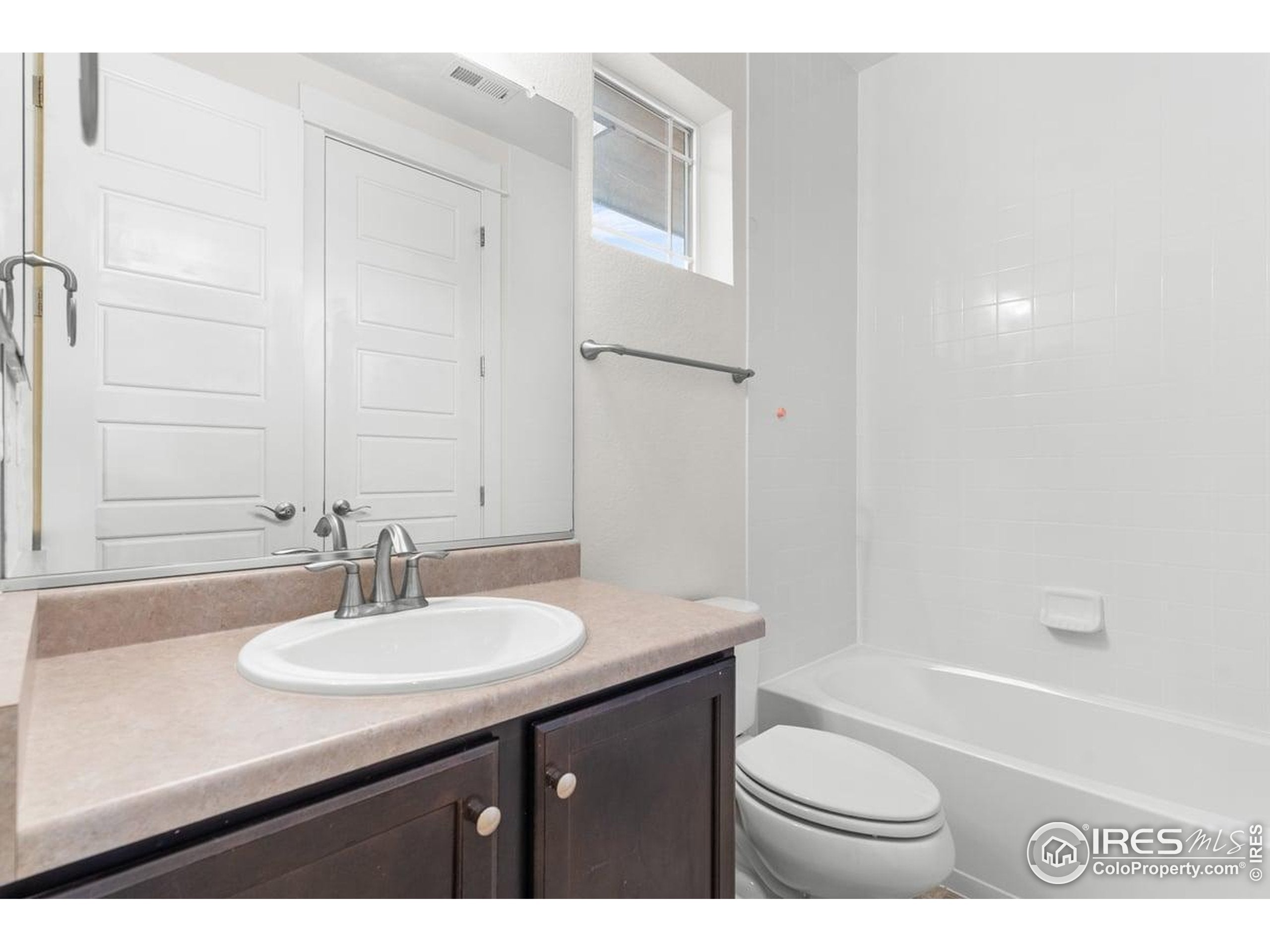 Windsor, Colorado, 80550, United States, 6 Bedrooms Bedrooms, ,4 BathroomsBathrooms,Residential,For Sale,1996243