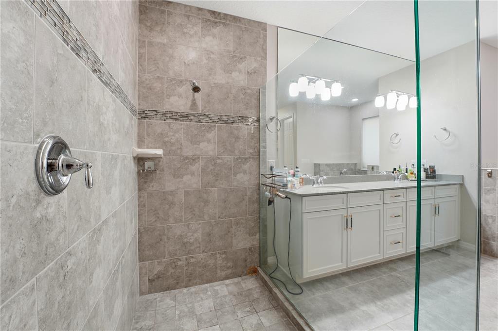 Winter Garden, Florida, 34787, United States, 5 Bedrooms Bedrooms, ,5 BathroomsBathrooms,Residential,For Sale,1987949