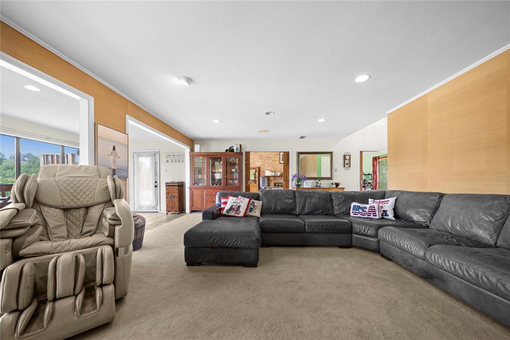 Jacksonville, Texas, 75766, United States, 6 Bedrooms Bedrooms, ,4 BathroomsBathrooms,Residential,For Sale,1992148