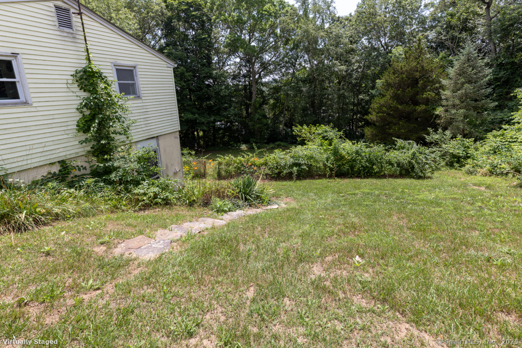 Montville, Connecticut, 06382, United States, 5 Bedrooms Bedrooms, ,3 BathroomsBathrooms,Residential,For Sale,1895658