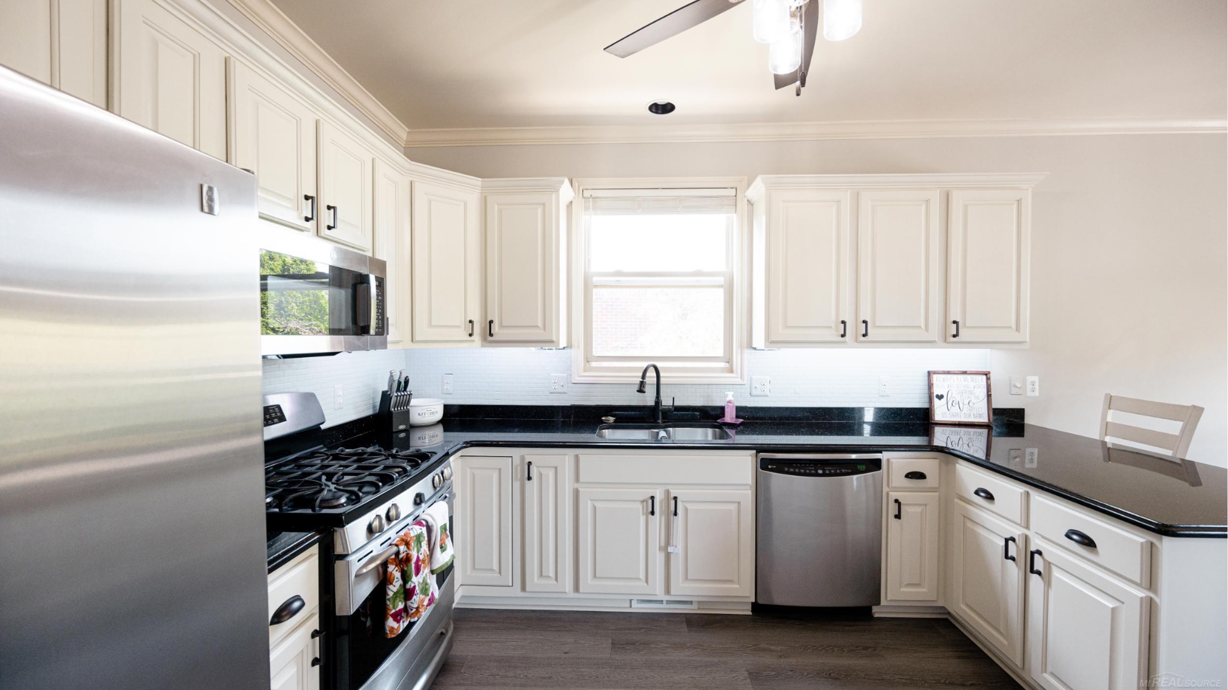 Macomb, Michigan, 48044, United States, 4 Bedrooms Bedrooms, ,3 BathroomsBathrooms,Residential,For Sale,2005234