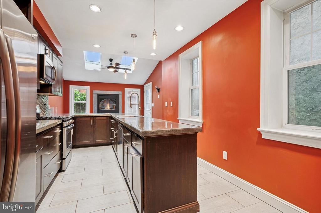 Philadelphia, Pennsylvania, 19125, United States, 4 Bedrooms Bedrooms, ,3 BathroomsBathrooms,Residential,For Sale,1836902