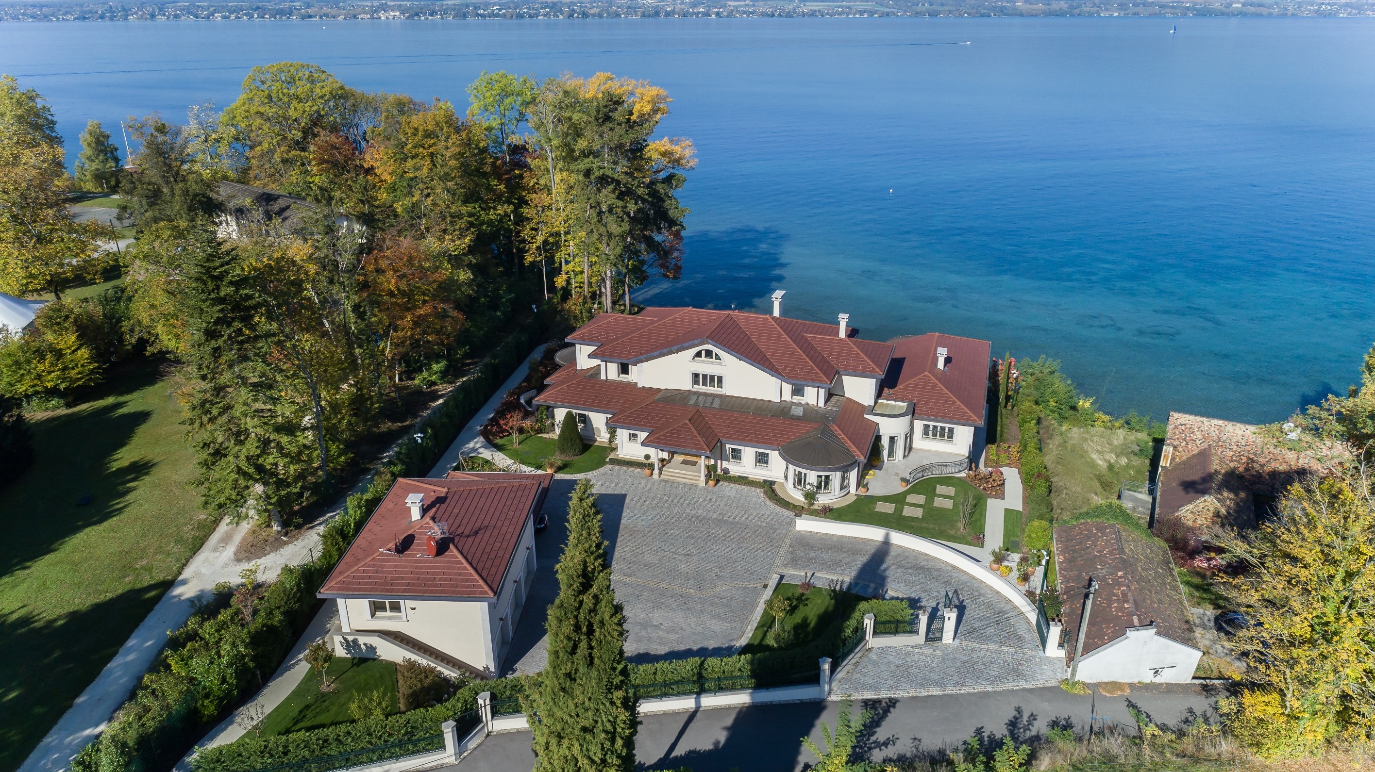  BEAUTIFUL WATERFRONT PROPERTY - 物件實景