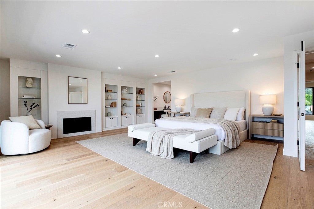 Encino, California, 91316, United States, 6 Bedrooms Bedrooms, ,5 BathroomsBathrooms,Residential,For Sale,1938851