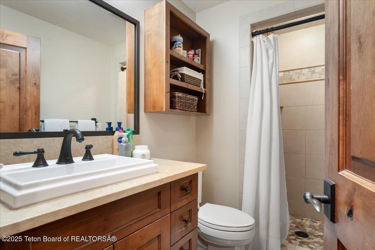 Jackson, Wyoming, 83001, United States, 5 Bedrooms Bedrooms, ,1 BathroomBathrooms,Residential,For Sale,1831130