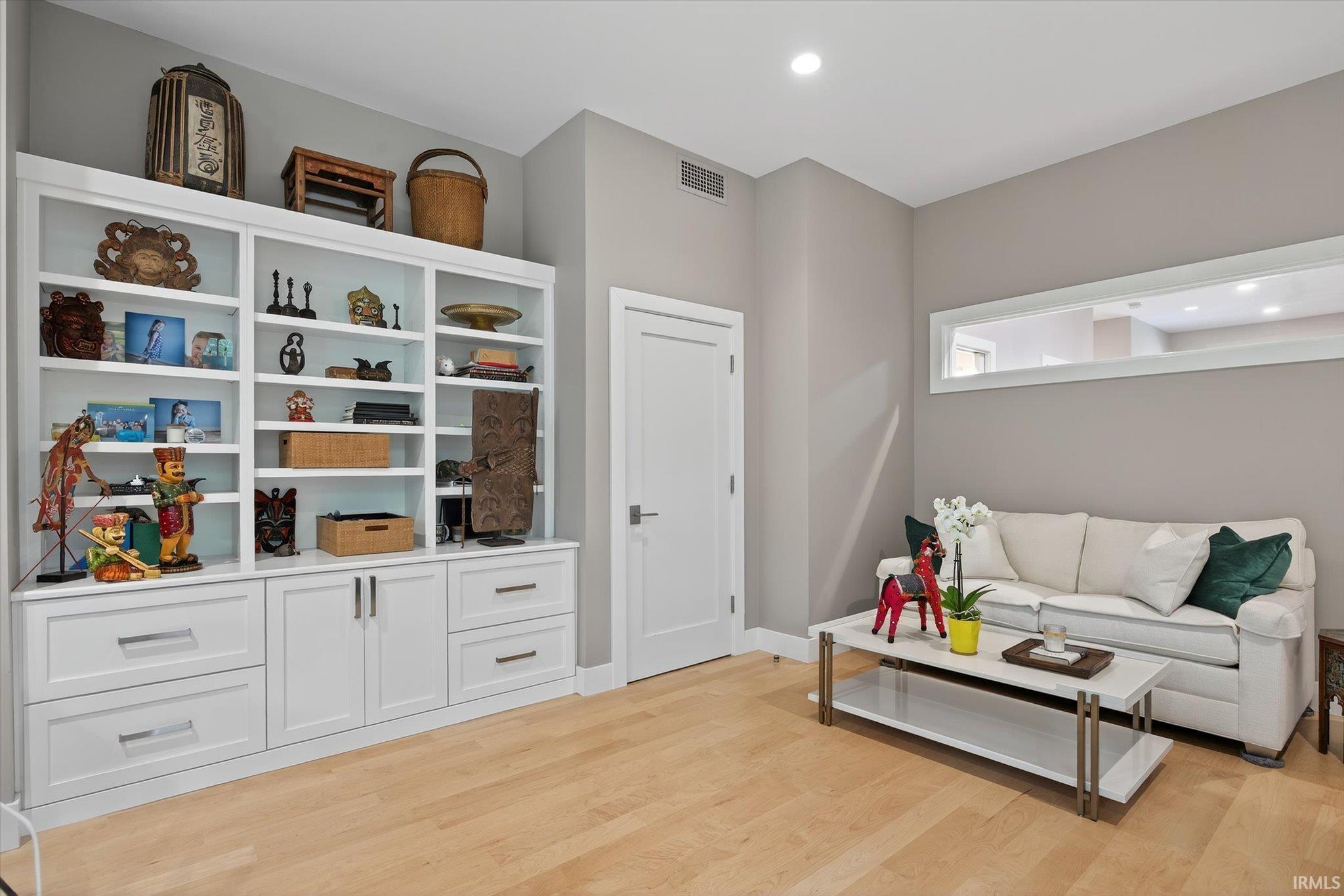 Bloomington, Indiana, 47401, United States, 3 Bedrooms Bedrooms, ,3 BathroomsBathrooms,Residential,For Sale,1977080