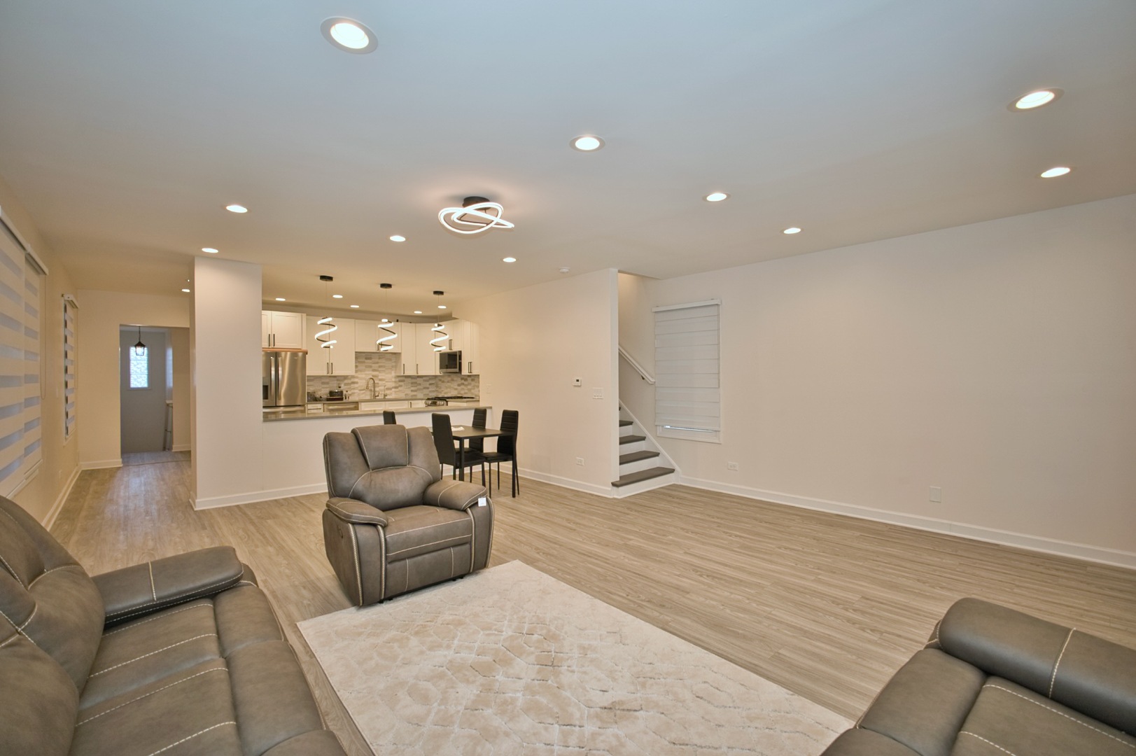 Chicago, Illinois, 60630, United States, 4 Bedrooms Bedrooms, ,2 BathroomsBathrooms,Residential,For Sale,2007552