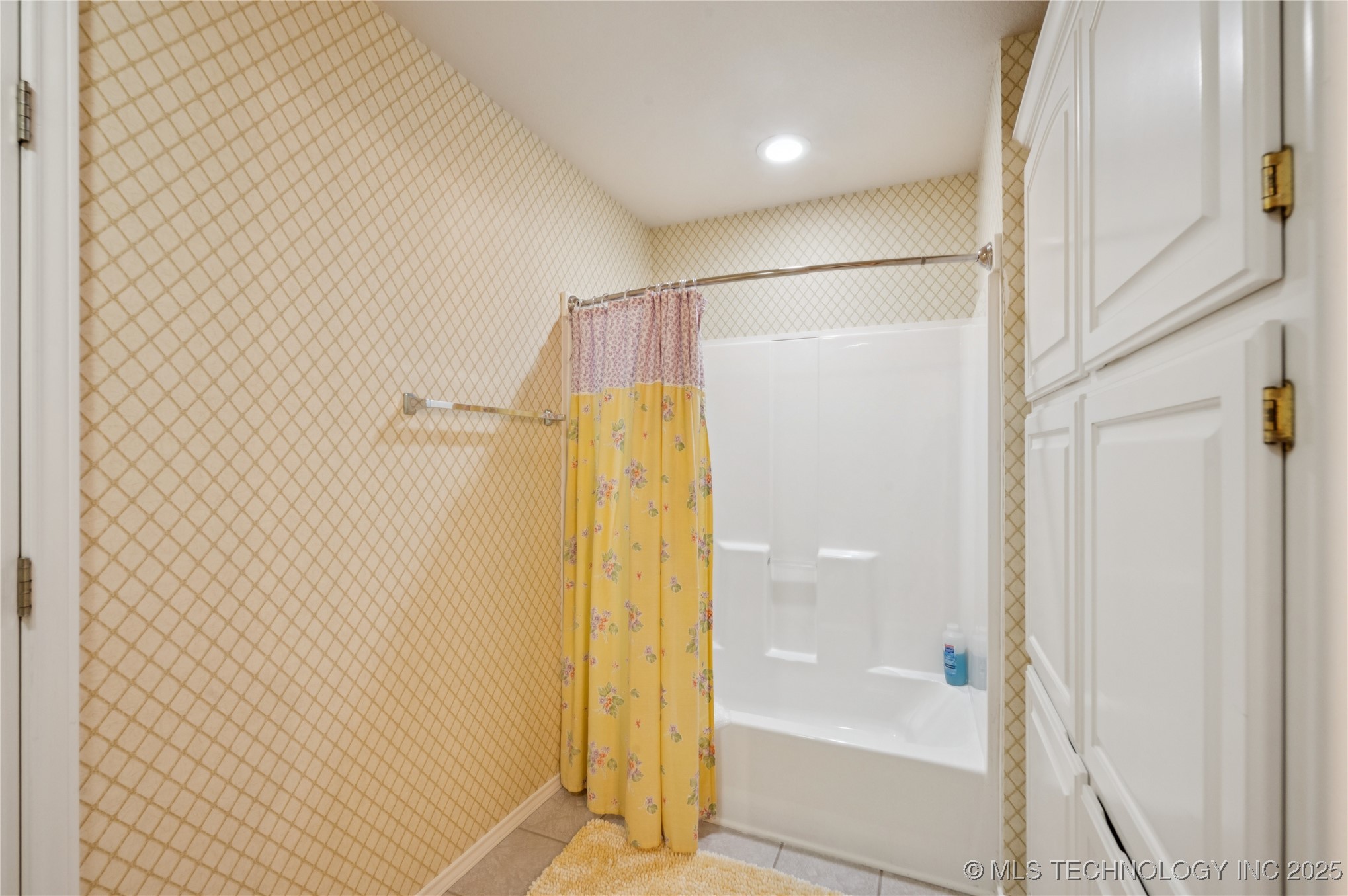 Owasso, Oklahoma, 74055, United States, 5 Bedrooms Bedrooms, ,3 BathroomsBathrooms,Residential,For Sale,1875671