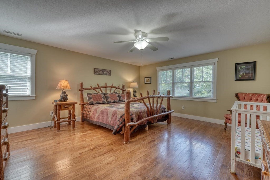 Blairsville, Georgia, 30512, United States, 5 Bedrooms Bedrooms, ,6 BathroomsBathrooms,Residential,For Sale,1901332