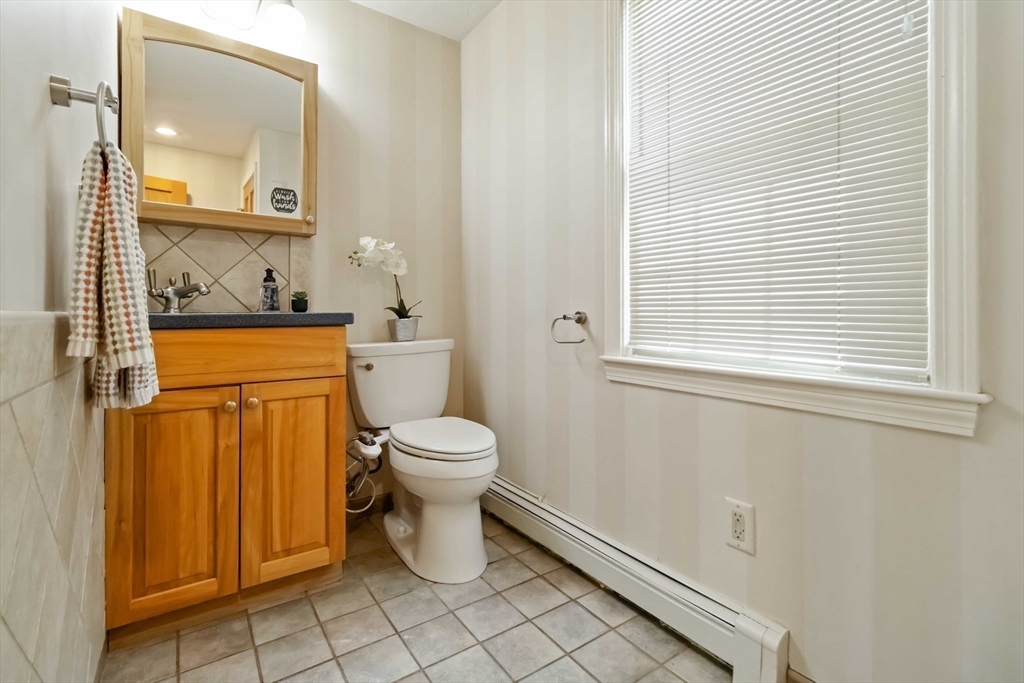 Natick, Massachusetts, 01760, United States, 4 Bedrooms Bedrooms, ,4 BathroomsBathrooms,Residential,For Sale,1950853