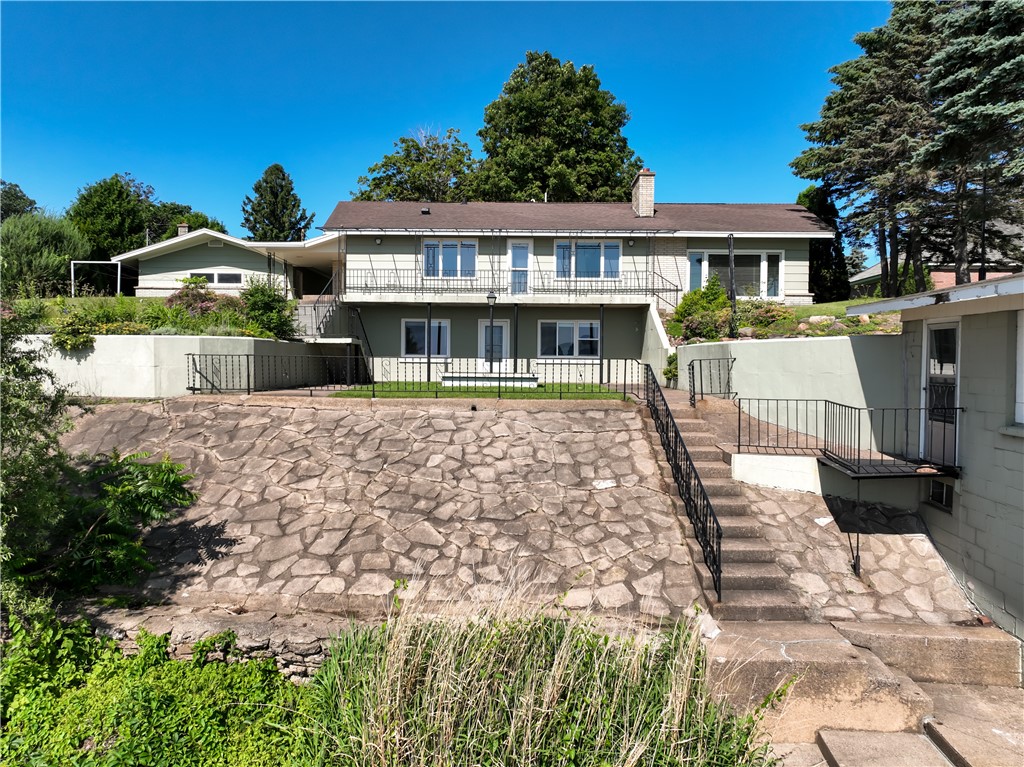 Chippewa Falls, Wisconsin, 54729, United States, 3 Bedrooms Bedrooms, ,3 BathroomsBathrooms,Residential,For Sale,1977760