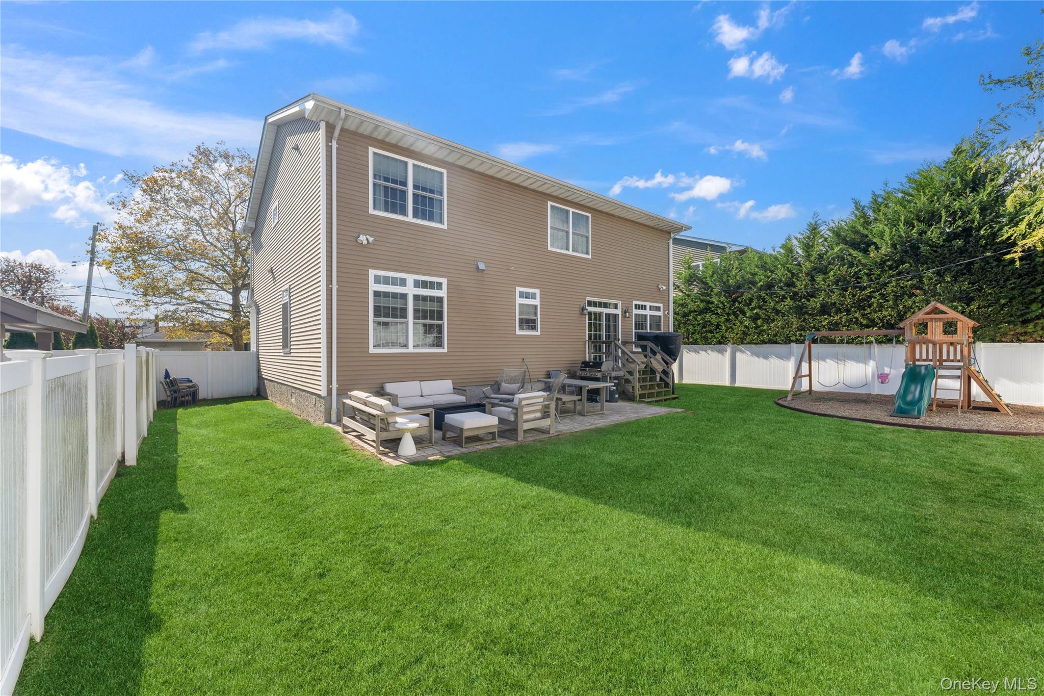 Oceanside, New York, 11572, United States, 4 Bedrooms Bedrooms, ,3 BathroomsBathrooms,Residential,For Sale,1987858