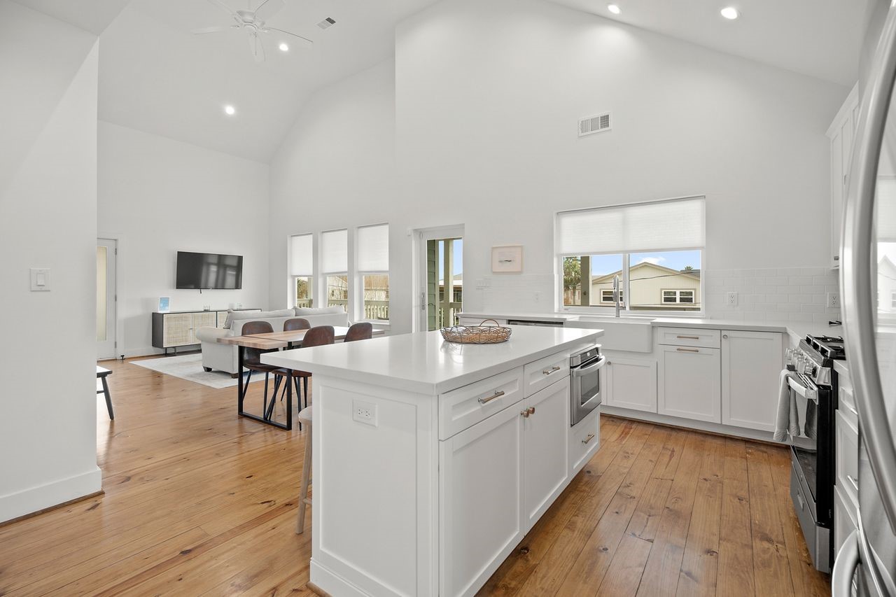 Jamaica Beach, Texas, 77554, United States, 3 Bedrooms Bedrooms, ,2 BathroomsBathrooms,Residential,For Sale,1997516