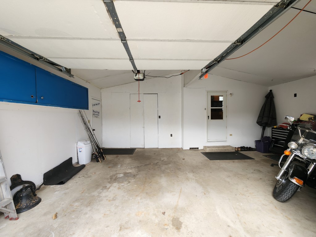 Clear Lake, Iowa, 50428, United States, 3 Bedrooms Bedrooms, ,1 BathroomBathrooms,Residential,For Sale,1937165