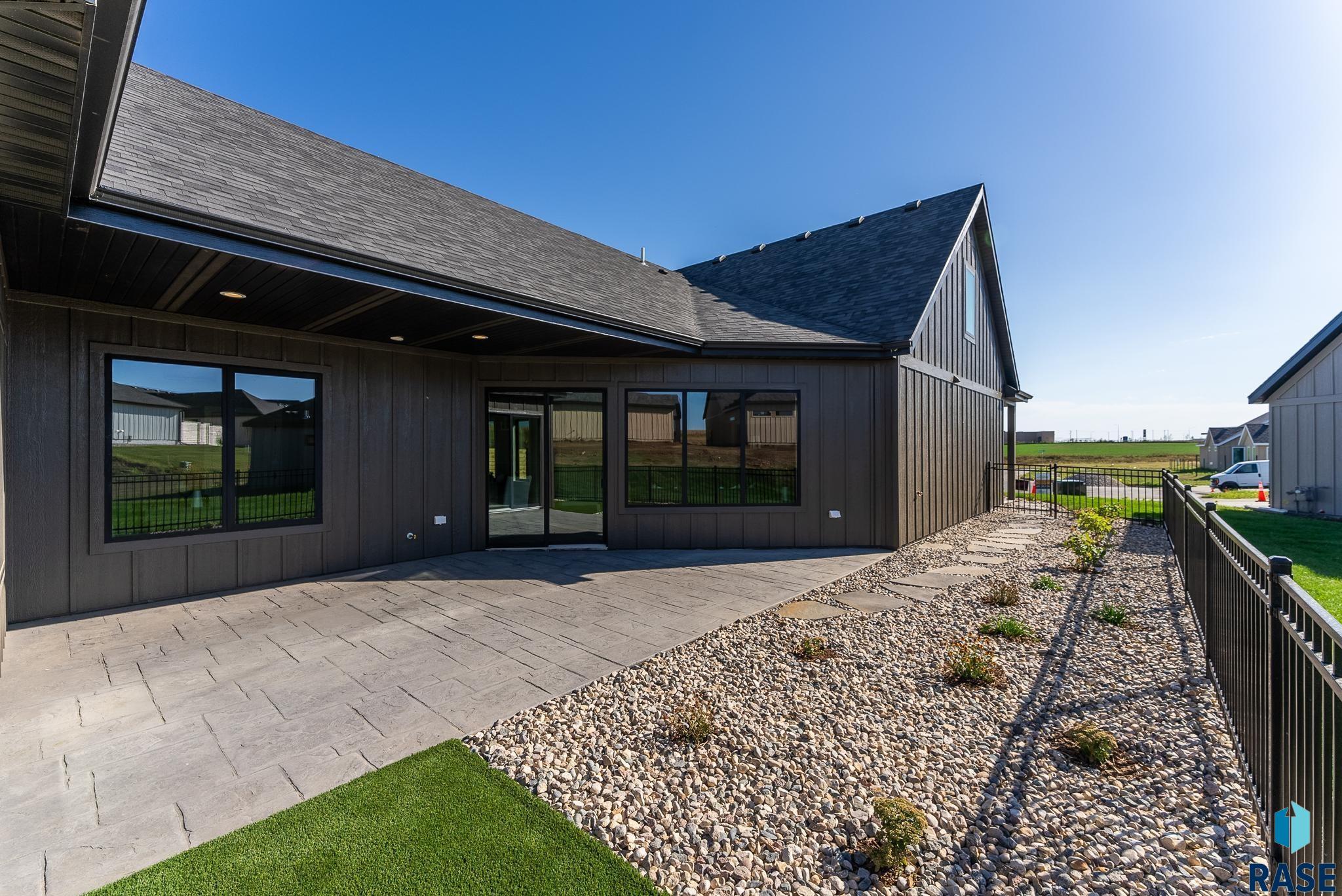 Sioux Falls, South Dakota, 57110, United States, 4 Bedrooms Bedrooms, ,3 BathroomsBathrooms,Residential,For Sale,2005284