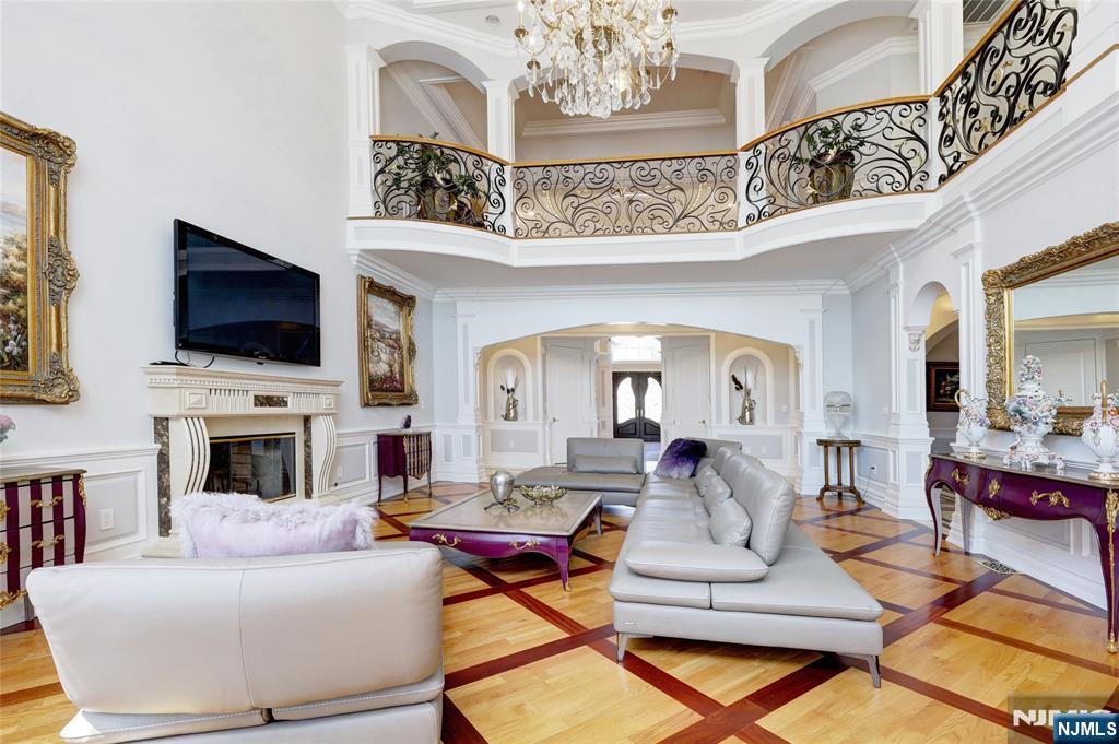 Fort Lee, New Jersey, 07024, United States, 6 Bedrooms Bedrooms, ,7 BathroomsBathrooms,Residential,For Sale,1891733