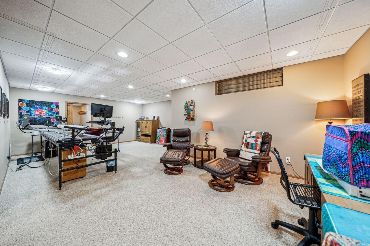 Lakeville, Minnesota, 55044, United States, 4 Bedrooms Bedrooms, ,3 BathroomsBathrooms,Residential,For Sale,1846490