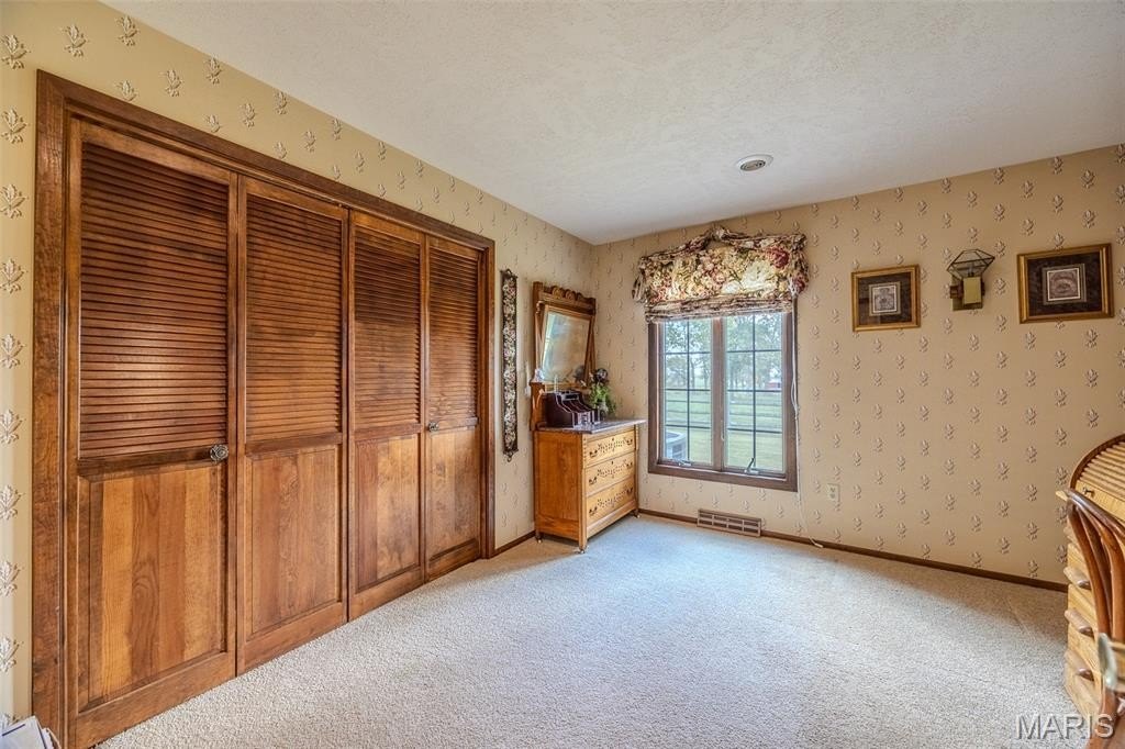 Lebanon, Missouri, 65536, United States, 5 Bedrooms Bedrooms, ,5 BathroomsBathrooms,Residential,For Sale,1973861