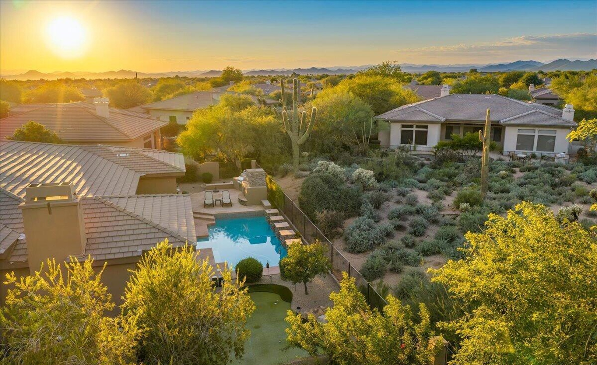  7696 E Moura Dr  Scottsdale, AZ - 物件實景
