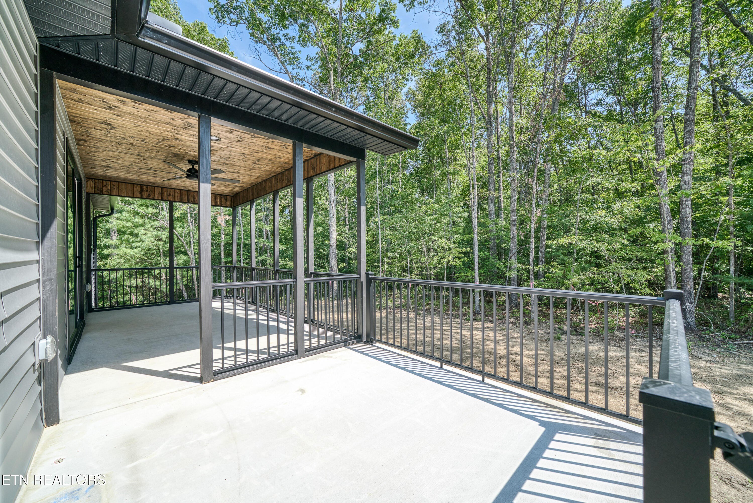 Crossville, Tennessee, 38558, United States, 3 Bedrooms Bedrooms, ,2 BathroomsBathrooms,Residential,For Sale,1937807