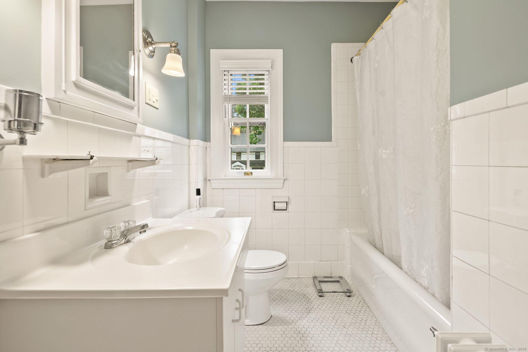 West Hartford, Connecticut, 06119, United States, 8 Bedrooms Bedrooms, ,7 BathroomsBathrooms,Residential,For Sale,1825523