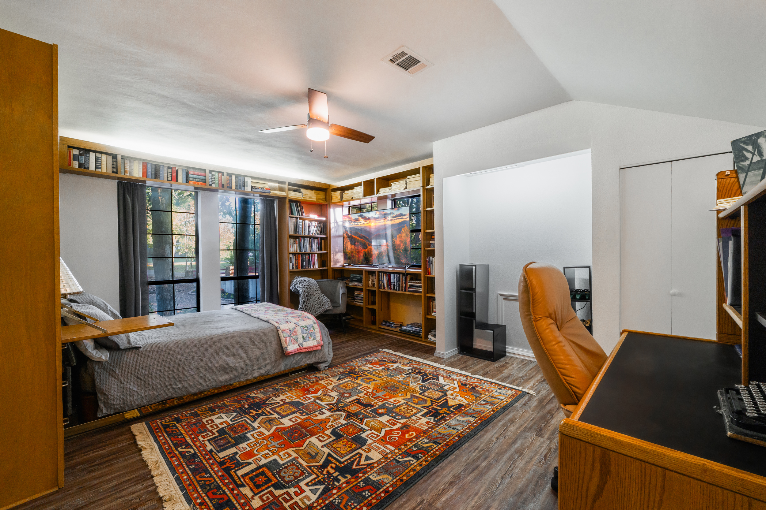 Clarksville, Arkansas, 72830, United States, 5 Bedrooms Bedrooms, ,5 BathroomsBathrooms,Residential,For Sale,1975281