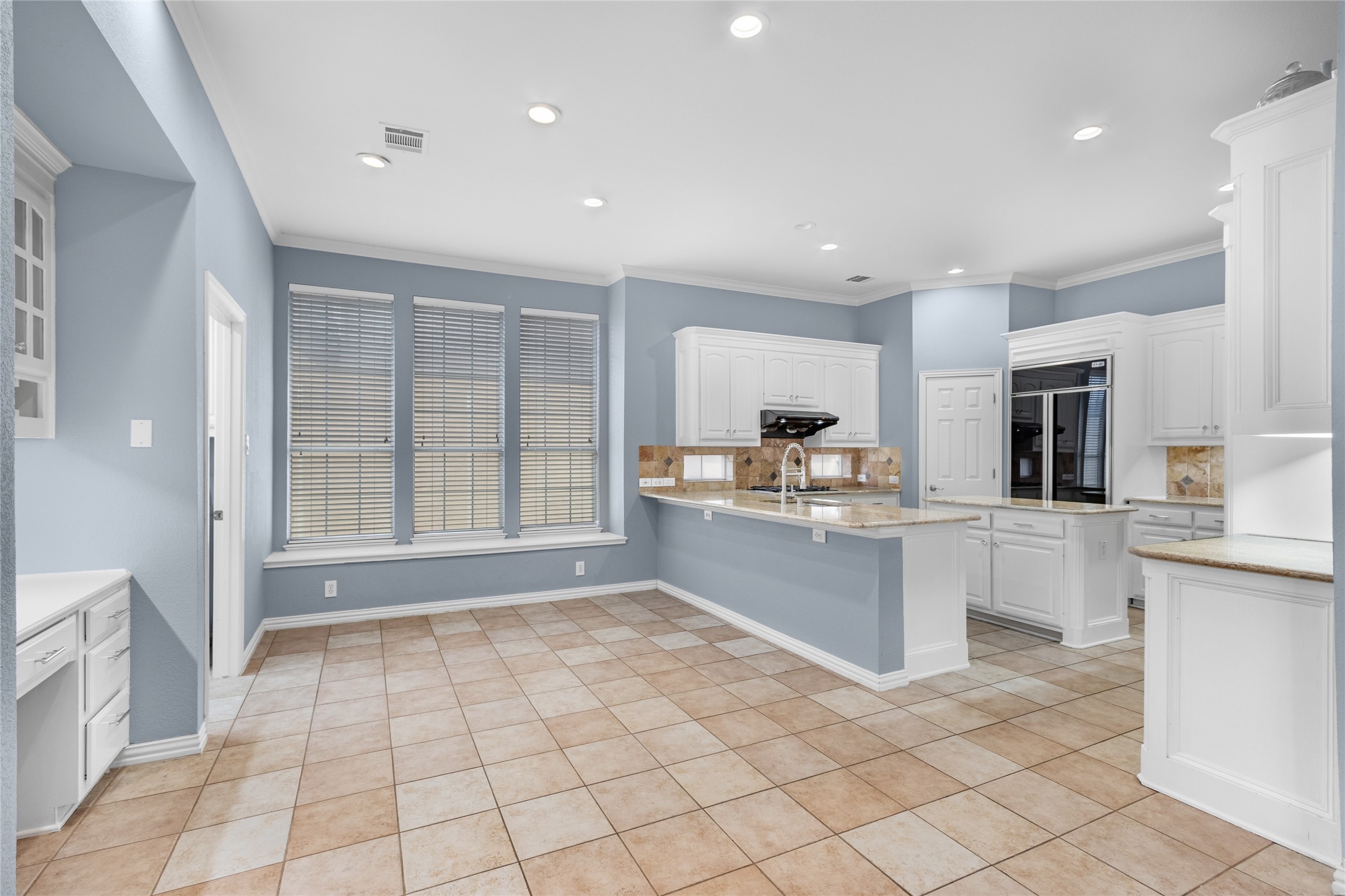 Plano, Texas, 75025, United States, 4 Bedrooms Bedrooms, ,4 BathroomsBathrooms,Residential,For Sale,1993481