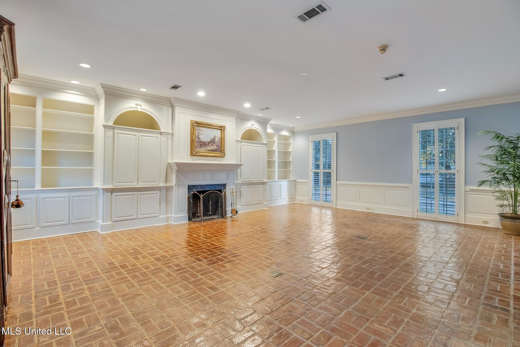 Gulfport, Mississippi, 39507, United States, 4 Bedrooms Bedrooms, ,4 BathroomsBathrooms,Residential,For Sale,1977287