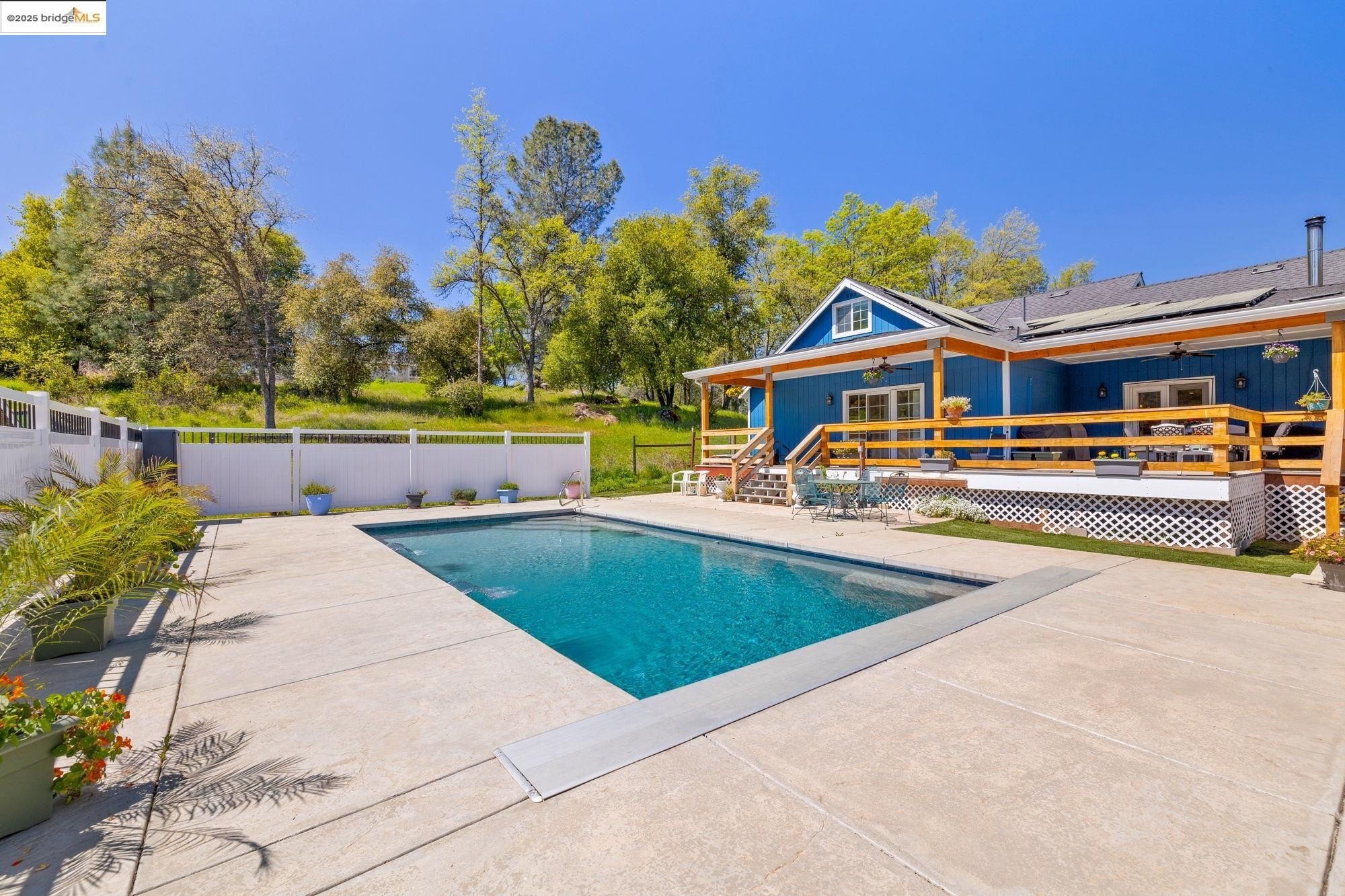 Sonora, California, 95370, United States, 4 Bedrooms Bedrooms, ,2 BathroomsBathrooms,Residential,For Sale,1923543