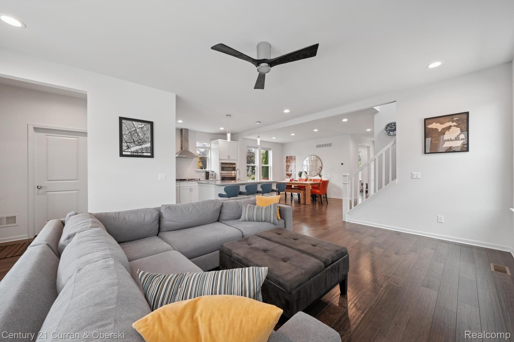 Ferndale, Michigan, 48220, United States, 3 Bedrooms Bedrooms, ,3 BathroomsBathrooms,Residential,For Sale,1984138