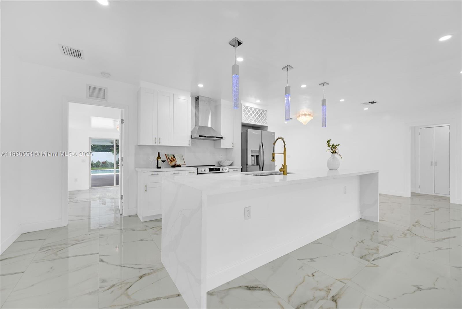 Biscayne Park, Florida, 33161, United States, 6 Bedrooms Bedrooms, ,3 BathroomsBathrooms,Residential,For Sale,1949664