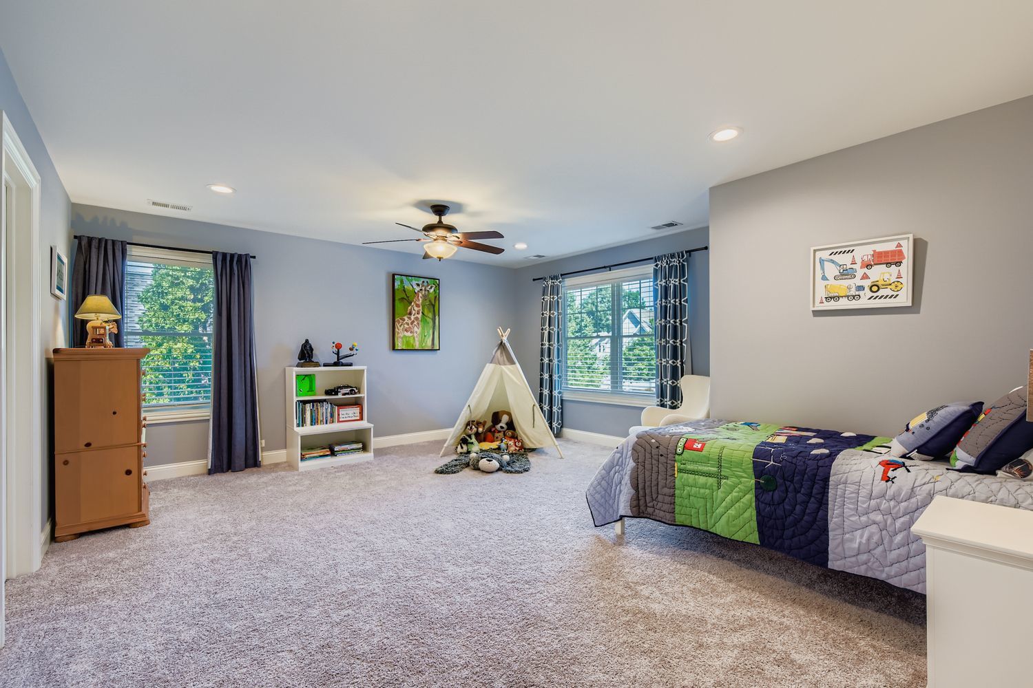 Elmhurst, Illinois, 60126, United States, 4 Bedrooms Bedrooms, ,5 BathroomsBathrooms,Residential,For Sale,1984205