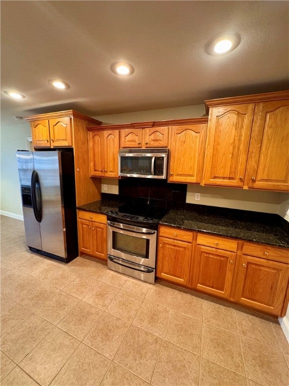 Farmington, Arkansas, 72730, United States, 4 Bedrooms Bedrooms, ,3 BathroomsBathrooms,Residential,For Sale,1998825