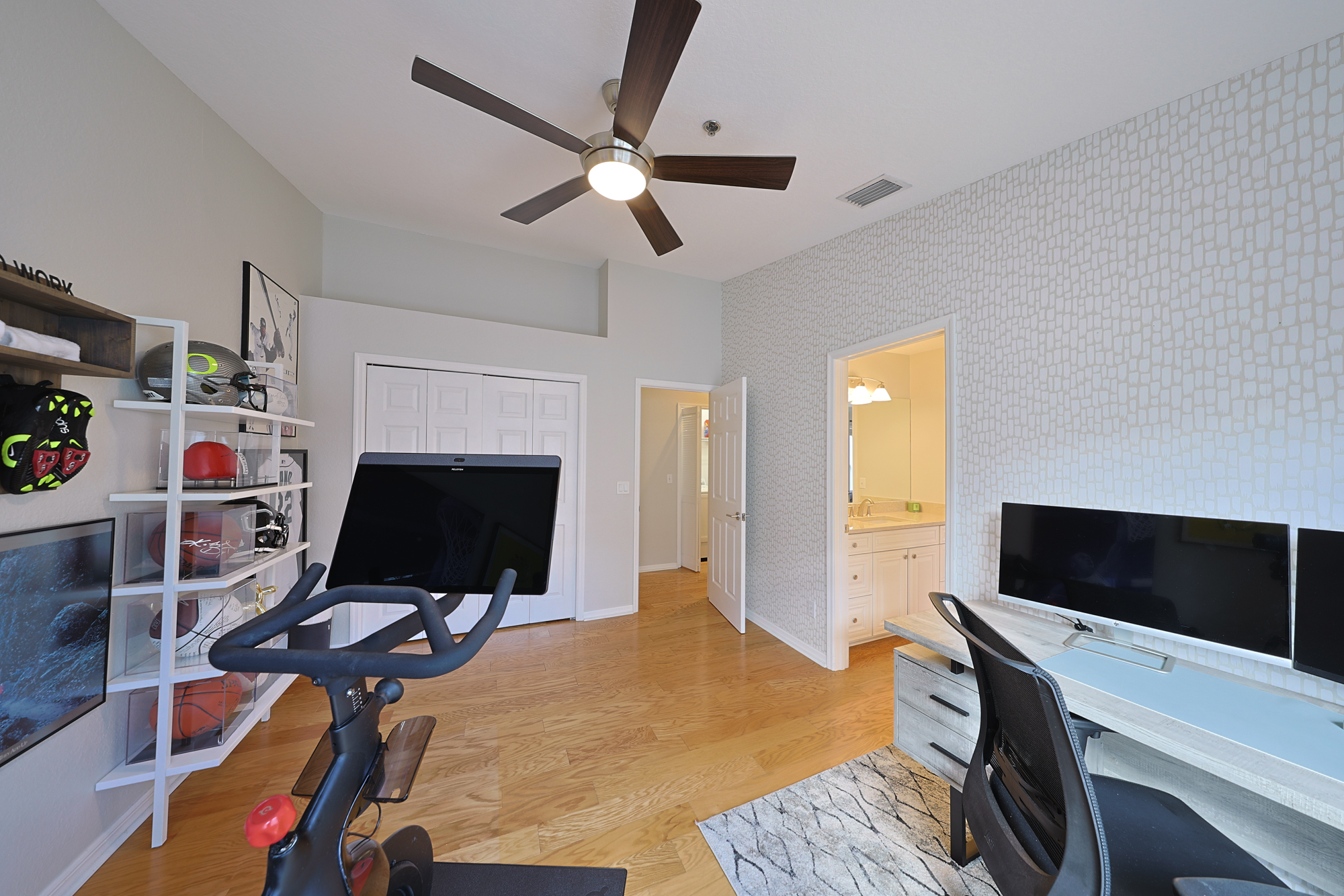 Tampa, Florida, 33629, United States, 3 Bedrooms Bedrooms, ,3 BathroomsBathrooms,Residential,For Sale,1980841