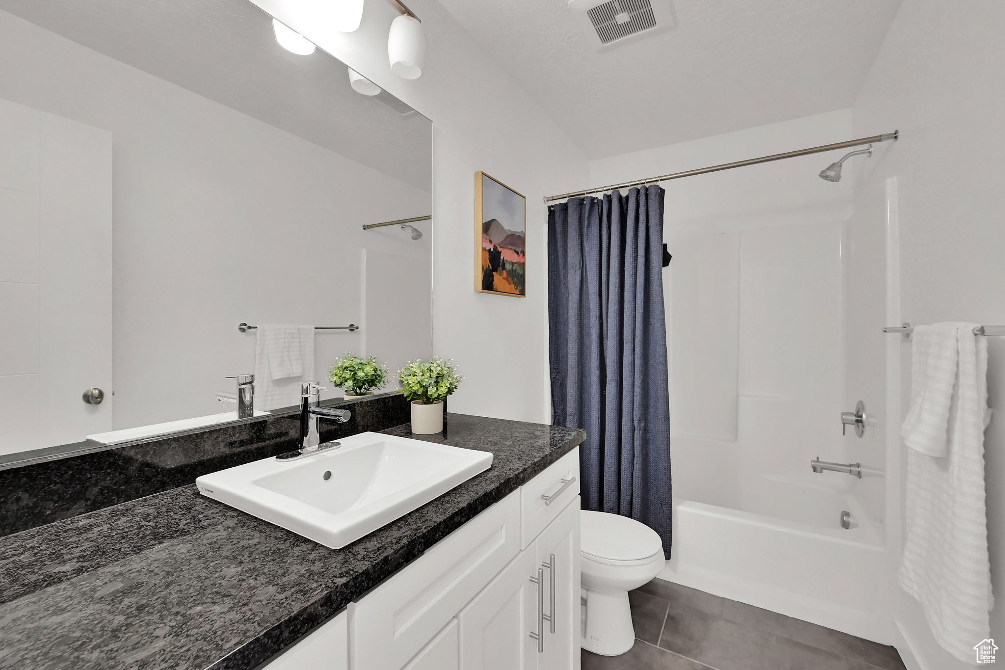 Sandy, Utah, 84070, United States, 3 Bedrooms Bedrooms, ,3 BathroomsBathrooms,Residential,For Sale,1895888