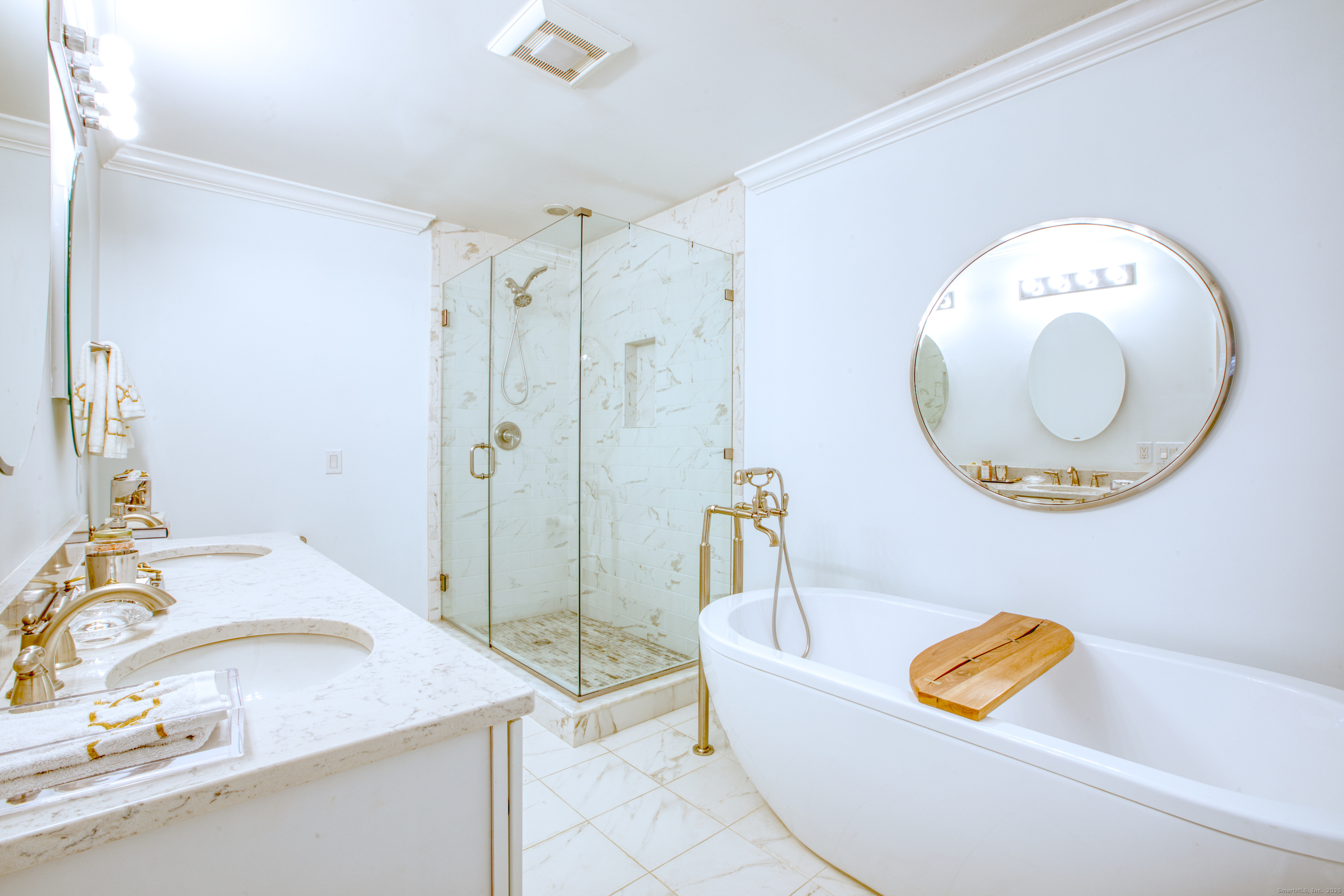 Greenwich, Connecticut, 06807, United States, 4 Bedrooms Bedrooms, ,4 BathroomsBathrooms,Residential,For Sale,1994508