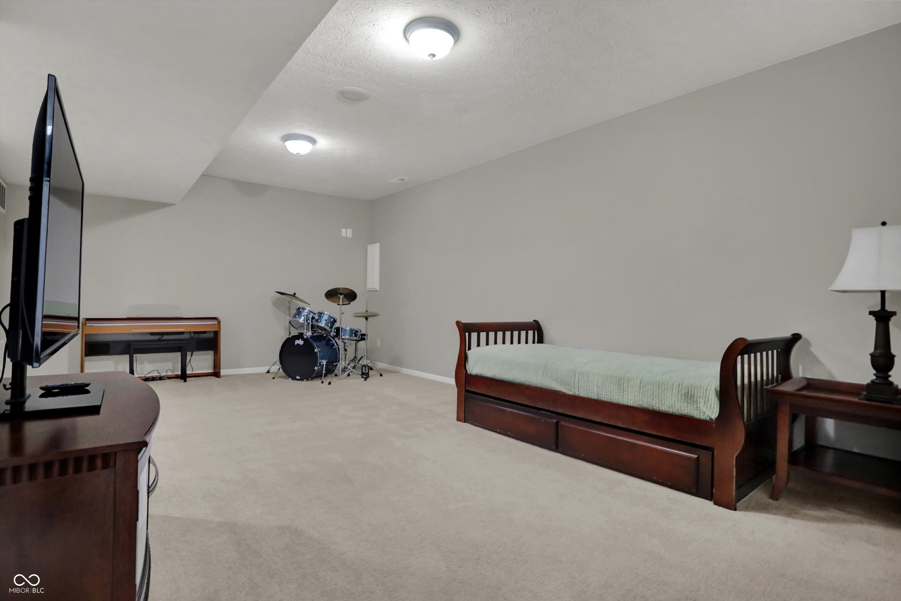 Zionsville, Indiana, 46077, United States, 4 Bedrooms Bedrooms, ,4 BathroomsBathrooms,Residential,For Sale,1880613