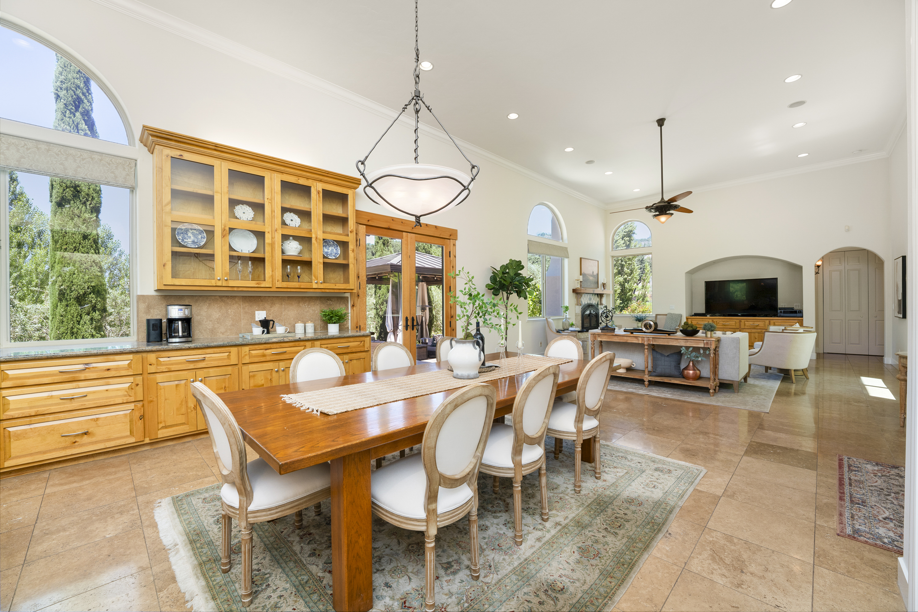  Stunning Mediterranean Estate - 物件實景